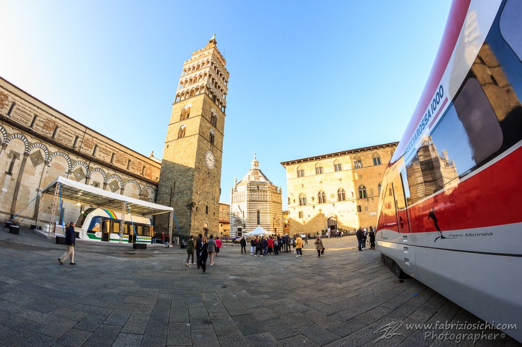 Piazza del Duomo a Pistoia Frecciarossa e Metro Honolulu